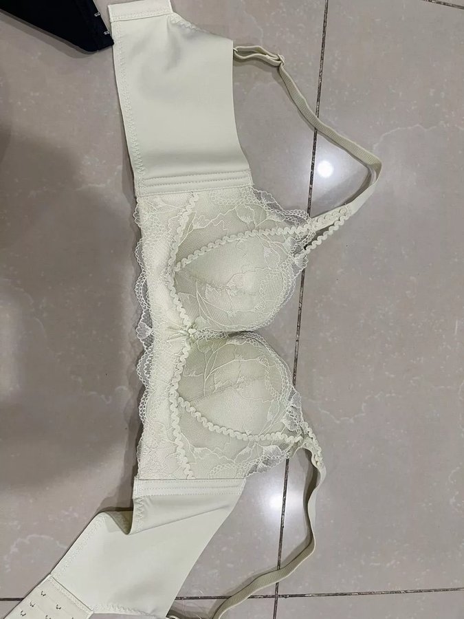 V-Push 5601 xanh mint flat lay